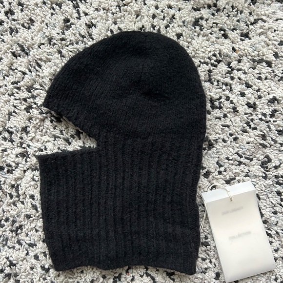 OUR LEGACY KNITTED BALACLAVA
Black Chunky Merino - Picture 8 of 9